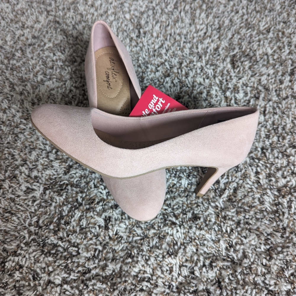 New Dexflex Comfort Blush heels Size 8